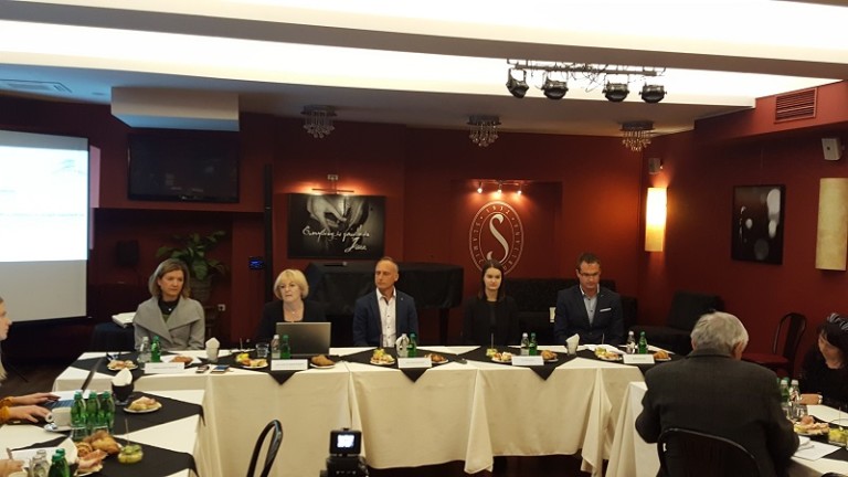 KAKO POSKRBETI ZA SVOJE ZDRAVJE ― PRED POTOVANJEM, NA POTOVANJU IN PO VRNITVI DOMOV?