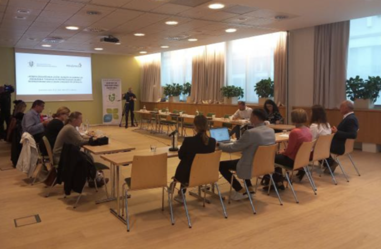 Pomen ozaveščanja laične javnosti o ukrepih za zmanjšanje tveganja in preprečevanje okužb z respiratornim sincicijskim virusom pri otrocih