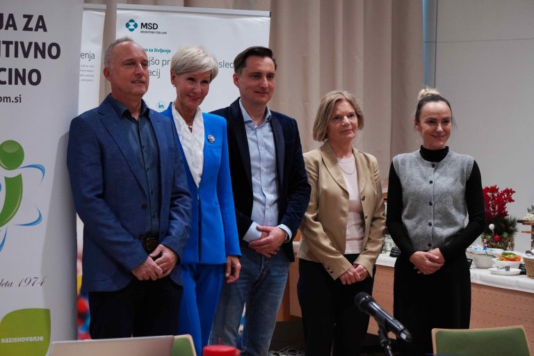 V Sloveniji eskponentni porast gripe, strokovnjaki svetujejo cepljenje in vse ostale preventivne ukrepe